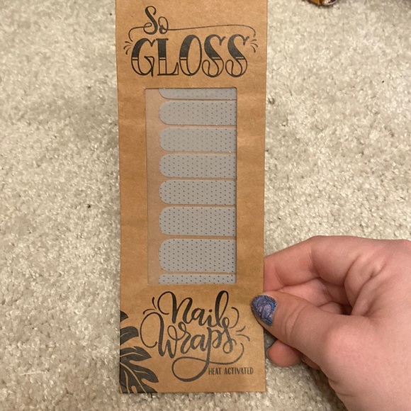 Heat Activated Gray w Silver Dot Nail Wraps - Picture 2 of 2
